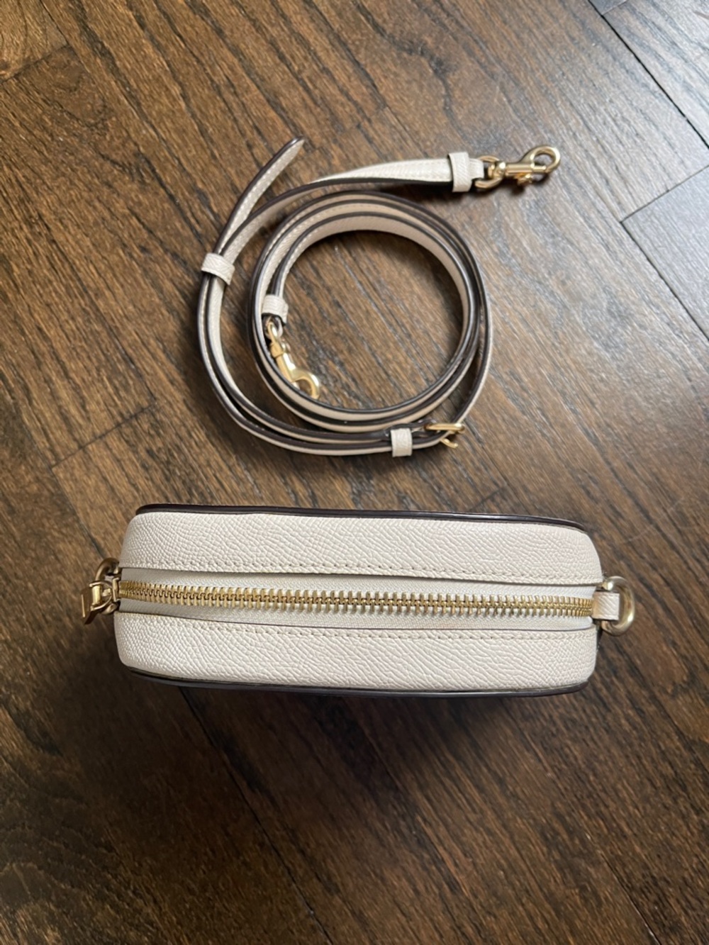 Coach Pebbled Leather Dome Crossbody Bag in Cream with Gold Hardware - Picture 6 of 7